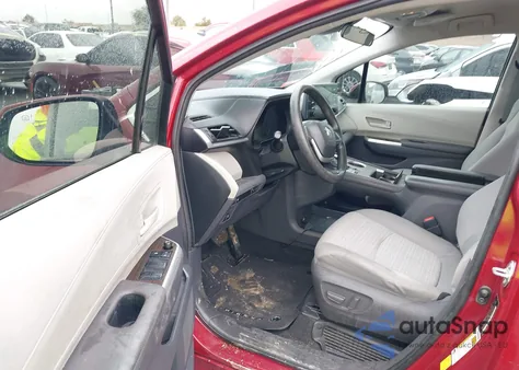 2021 Toyota Sienna Le z USA, uszkodzony, nr VIN 5TDKSKFC7MS007904